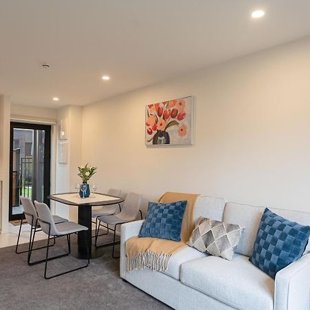 Modern 2 Bedroom Townhouse In Cbd With Parking! Sleeps 5 クライストチャーチ エクステリア 写真