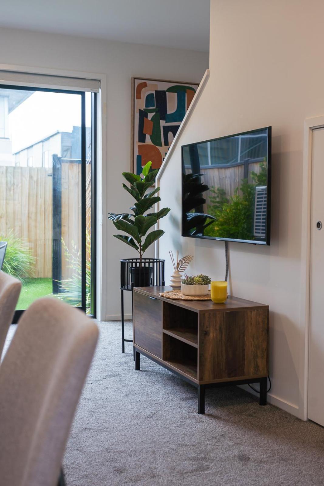 Modern 2 Bedroom Townhouse In Cbd With Parking! Sleeps 5 クライストチャーチ エクステリア 写真