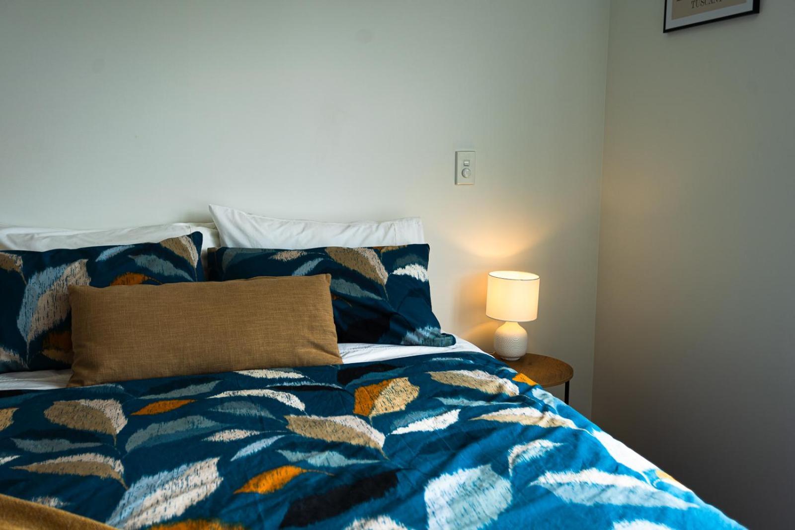 Modern 2 Bedroom Townhouse In Cbd With Parking! Sleeps 5 クライストチャーチ エクステリア 写真