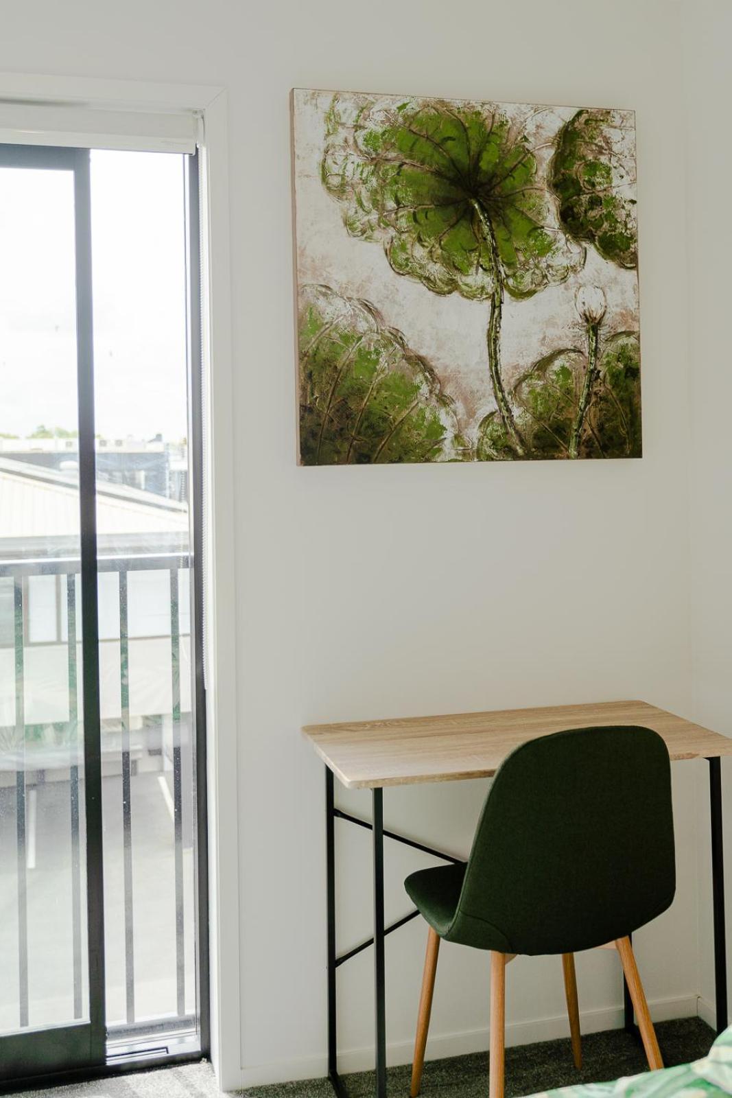 Modern 2 Bedroom Townhouse In Cbd With Parking! Sleeps 5 クライストチャーチ エクステリア 写真