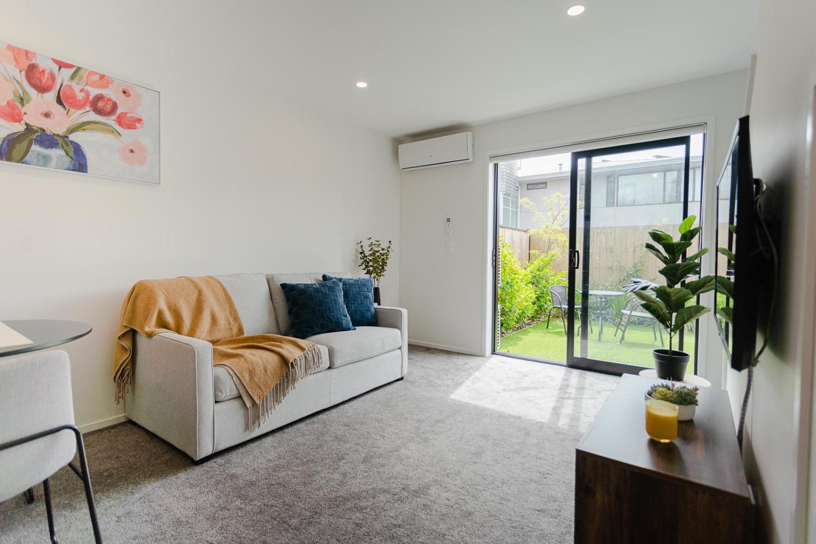 Modern 2 Bedroom Townhouse In Cbd With Parking! Sleeps 5 クライストチャーチ エクステリア 写真