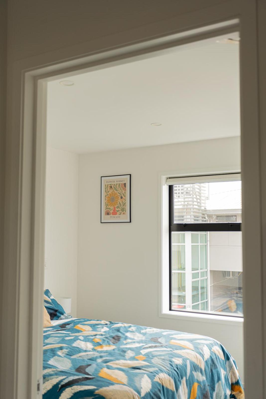 Modern 2 Bedroom Townhouse In Cbd With Parking! Sleeps 5 クライストチャーチ エクステリア 写真