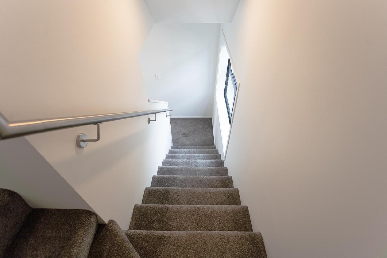 Modern 2 Bedroom Townhouse In Cbd With Parking! Sleeps 5 クライストチャーチ エクステリア 写真