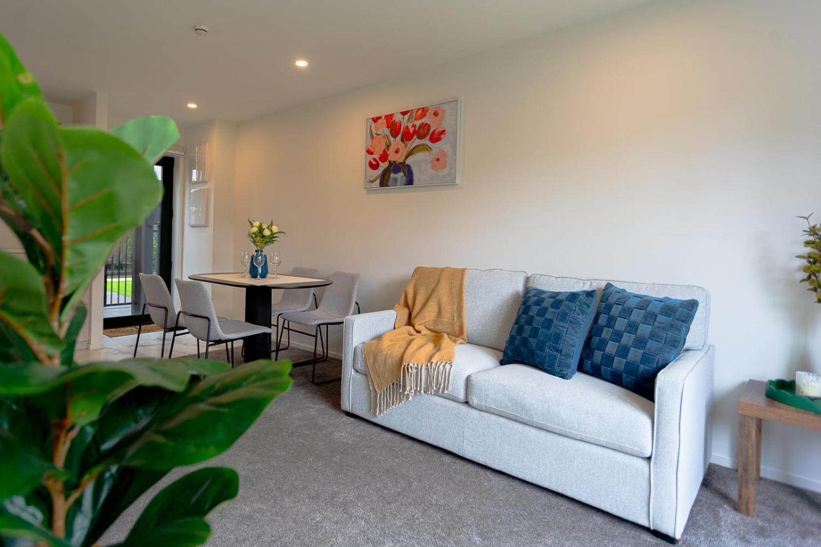 Modern 2 Bedroom Townhouse In Cbd With Parking! Sleeps 5 クライストチャーチ エクステリア 写真